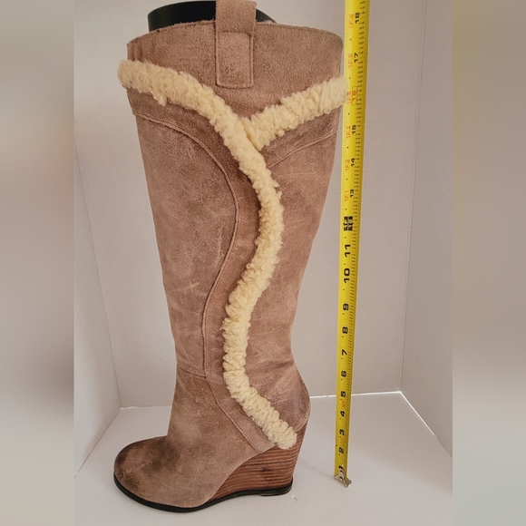 RARE Tall Fergie Shearling Lined Wedge Boots - Picture 6 of 11
